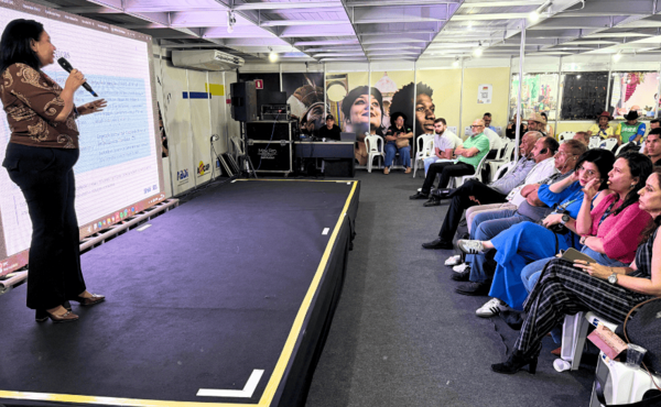 Durante programação da Expofeira, gestora do SENAI e SESI AP